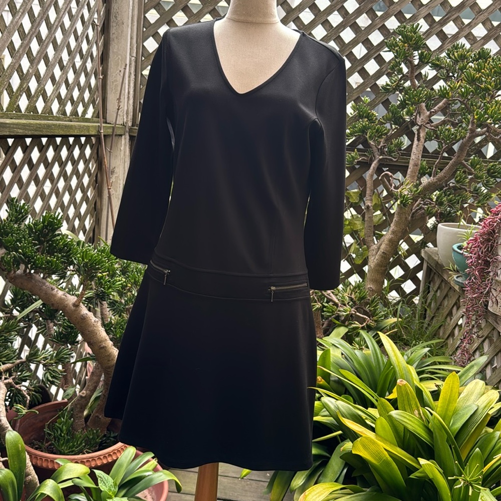 Neiman Marcus Black Dress, Size Medium, Faux zippers
3/4 sleeves EUC